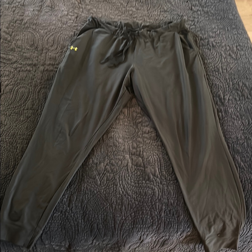 Under Armour Green Athletic Pants